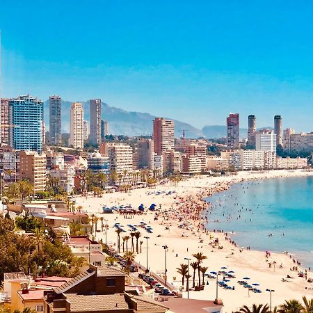 Luxuriöses Apartment in Benidorm mit Pool Buitenkant foto