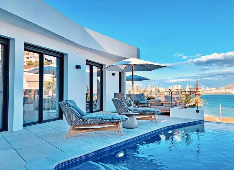 Luxuriöses Apartment in Benidorm mit Pool Buitenkant foto