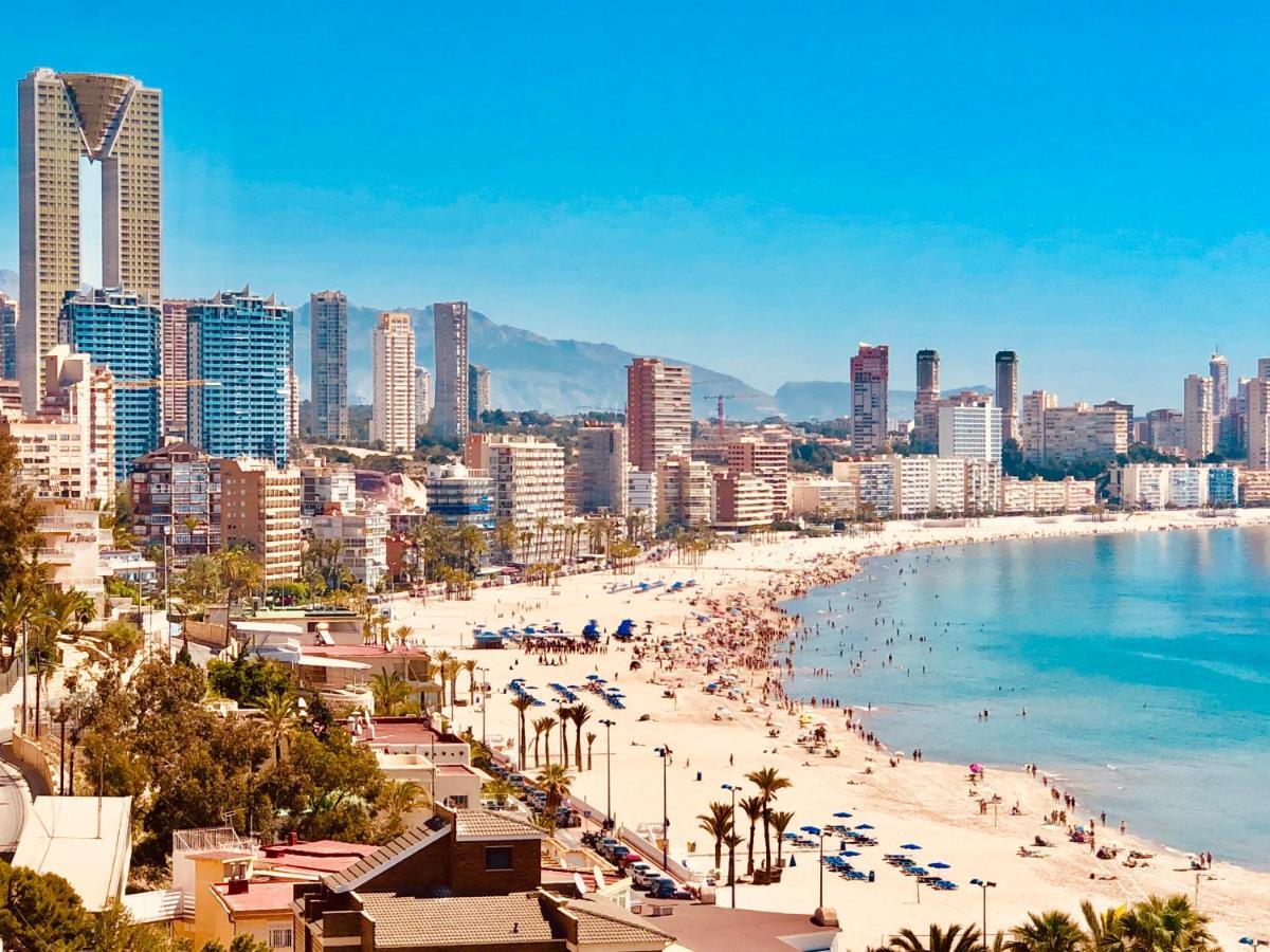 Luxuriöses Apartment in Benidorm mit Pool Buitenkant foto